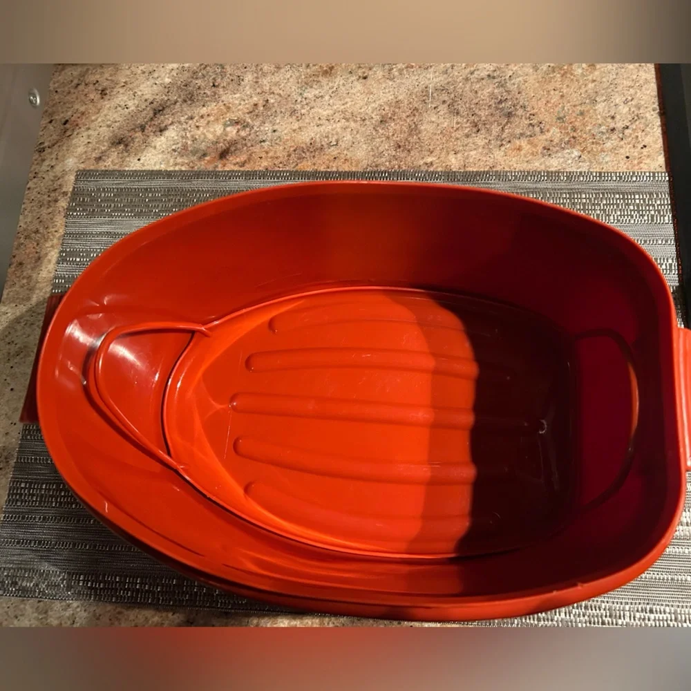 Tupperware #487-4 large “Roast Flavor Saver” Paprika  12”L x 6”D. 3 piece set.